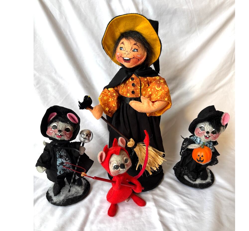 Lot of Annalee Mobilitee Halloween Decoration Dolls, Witch Devil Reaper Mouse